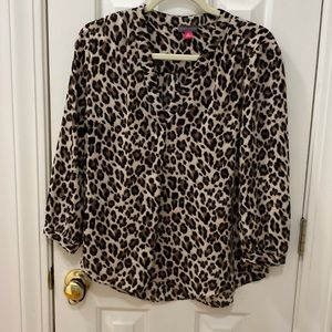 Vincent Camuto size medium, leopard, print V-neck shirt